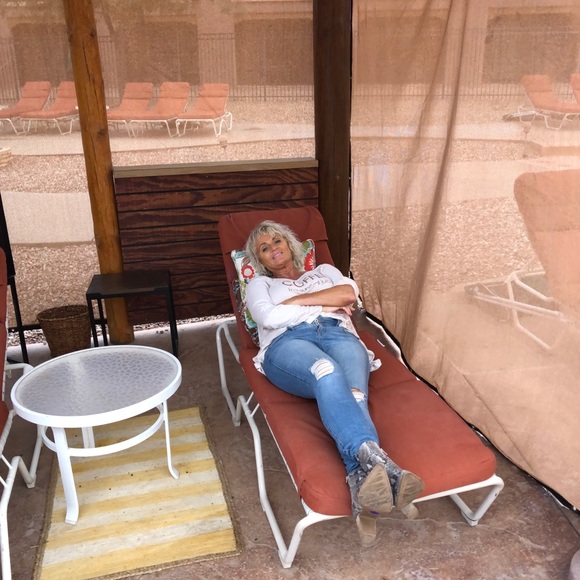 Meet your Posher, Ruchelle - Picture 1 of 2